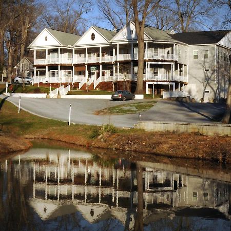 Acorn Hill Lodge And Spa Линчберг Экстерьер фото